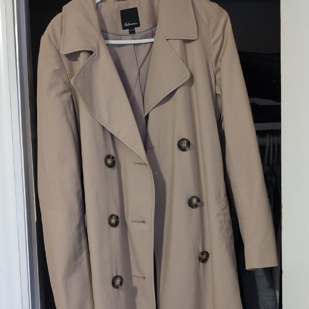 Reitmans Tan Trench Coat with Wide Lapels and Structured Design